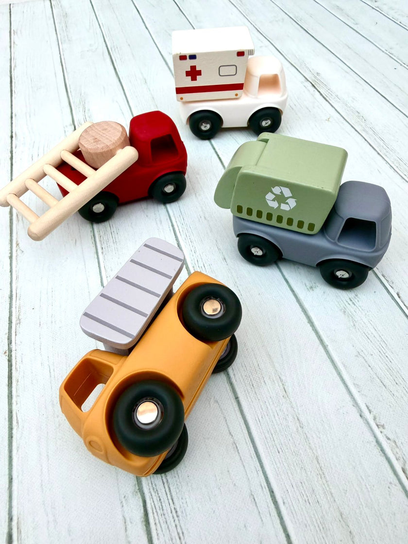 Autos de silcona y madera